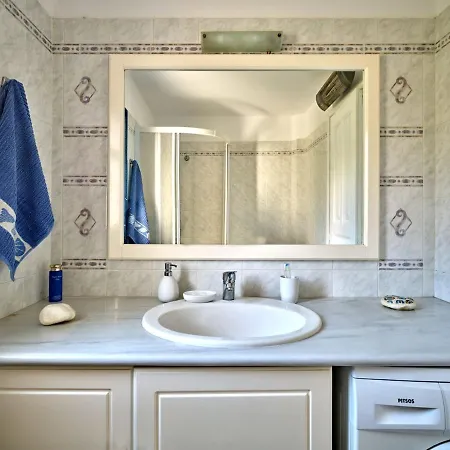 Casa Marvina Хриси-Акти